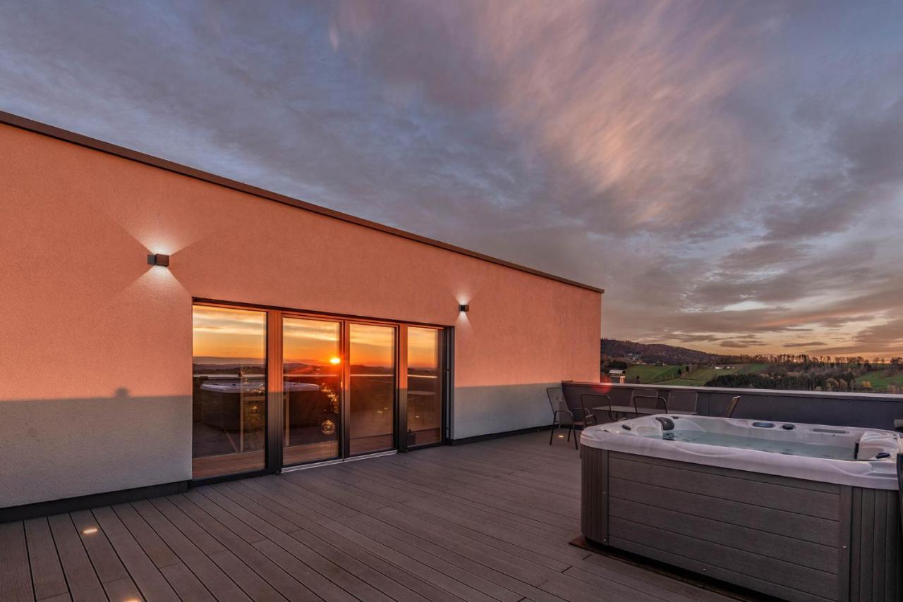 Moderne Villa Mit Whirlpool Und Heimkino 瓦尔德基兴 外观 照片