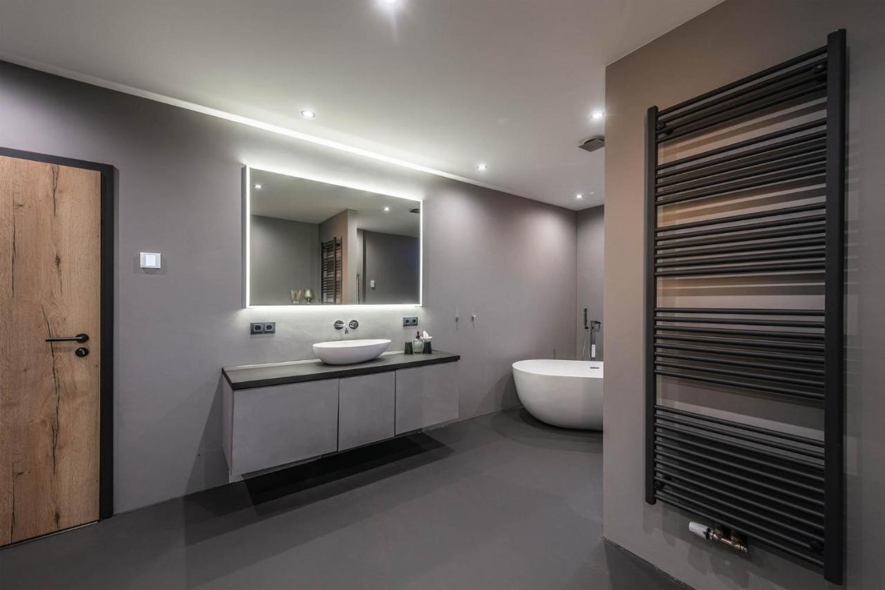 Moderne Villa Mit Whirlpool Und Heimkino 瓦尔德基兴 外观 照片